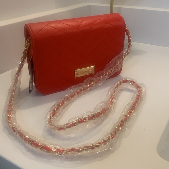 NWT Bebe Crossbody Sophia Quilted Handbag Chain Strap Purse Shoulder Cherry Red - Picture 11 of 12